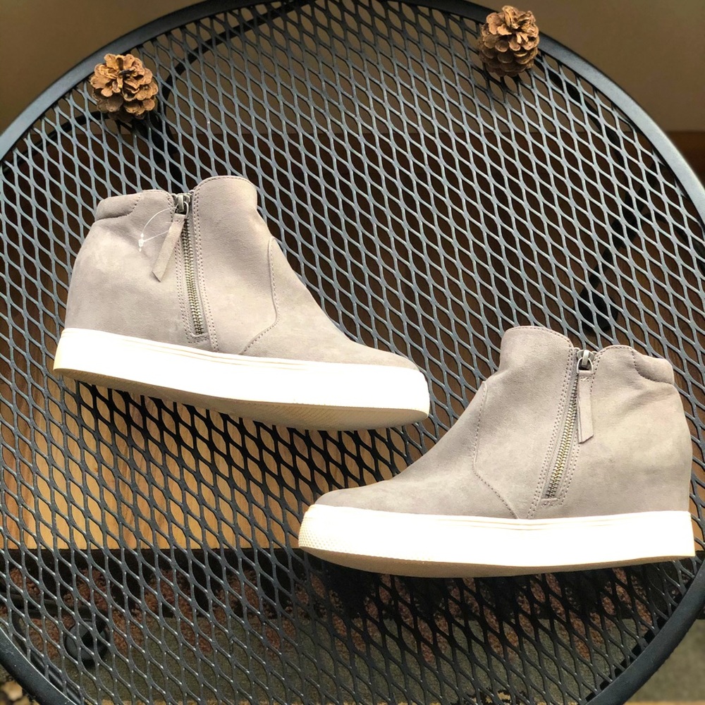 Gray Wedged Heel Sneaker  (Size 8 1/2) NEVER BEEN WORN No Marks or Stains